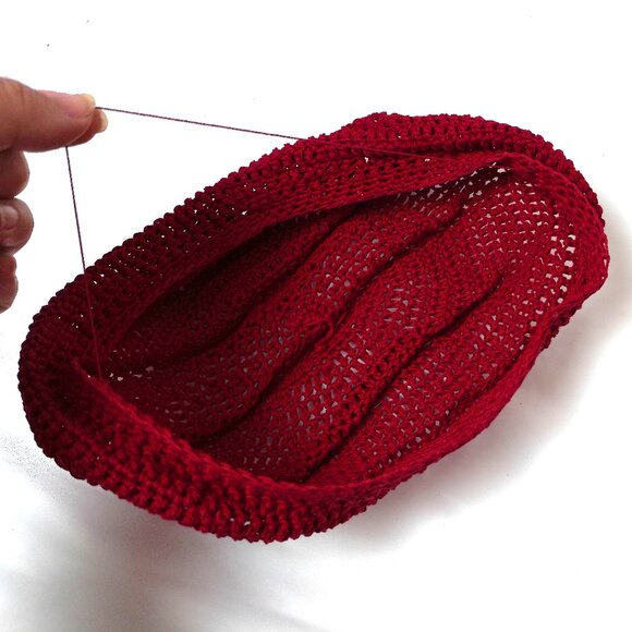 Vintage 1960s Hand-Crocheted Hat Retro Deep Red Openwork Design Lightweight - Picture 10 of 13